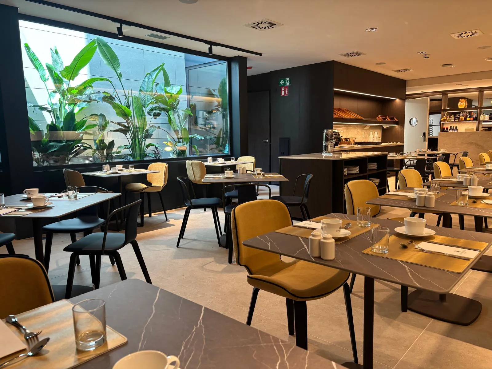 Trabajos de carpintería interior, en el Hotel Eurostars- VILLA ITZIAR EN DONOSTI (12)